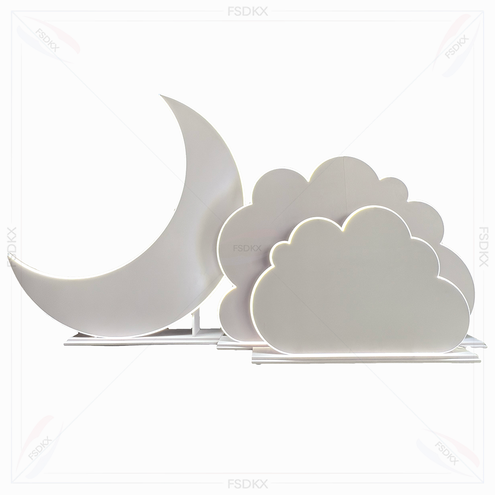 Chic Led Light Moon&Cloud PVC  - Lighting Decor Rentals recension och pris